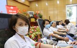 Ngắm những nữ hộ sinh xinh đẹp hiến máu trong ngày lễ tình nhân